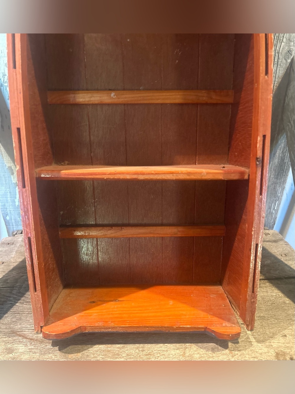Boat-Shaped Display Shelf - Picture 8 of 12